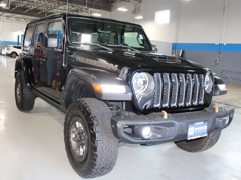Used 2022 Jeep Wrangler Unlimited Rubicon AWD/4WD image 3