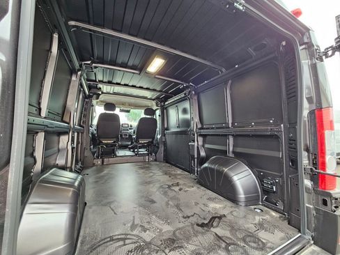 New 2025 RAM ProMaster 2500 w/ Quick Order Package 22G SLT image 14