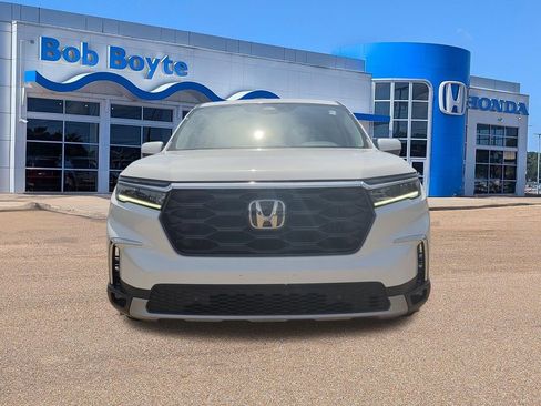 Used 2025 Honda Pilot EX-L image 2