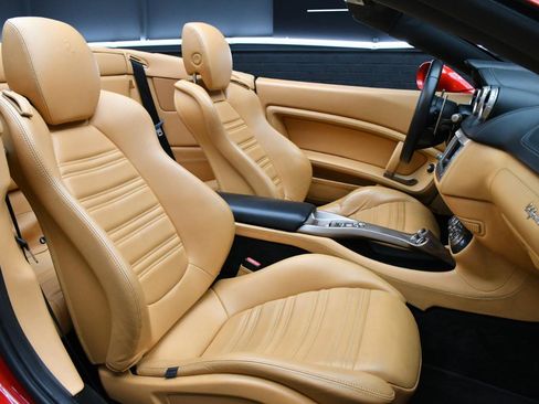 Used 2014 Ferrari California RWD image 44