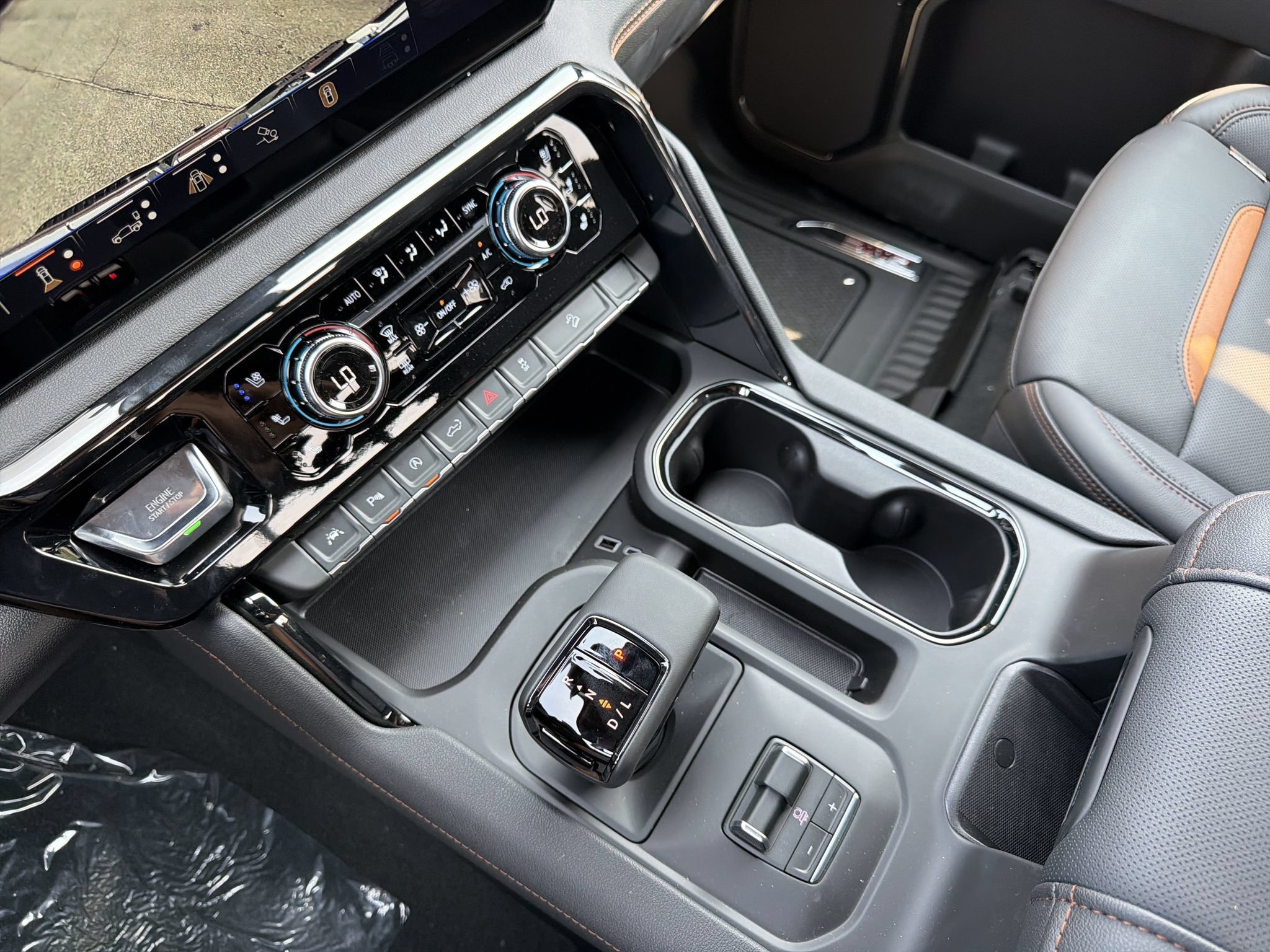 New 2026 GMC Sierra 1500 AT4 w/ Technology Package AWD/4WD image 7