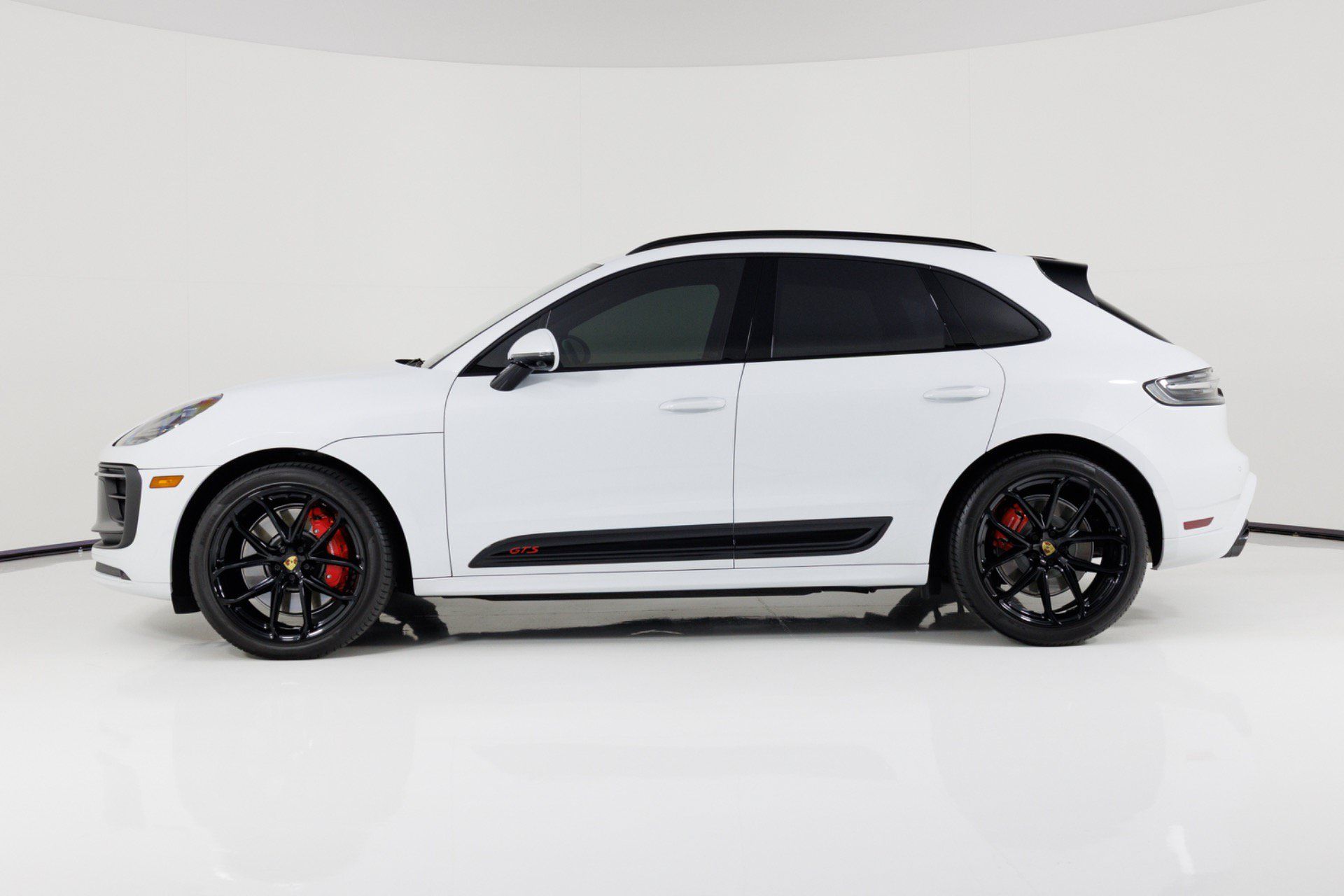 Used 2022 Porsche Macan GTS AWD/4WD image 6