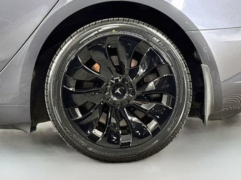 Used 2018 Tesla Model 3 Long Range RWD image 29
