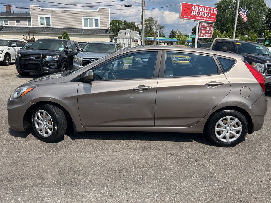 Used 2013 Hyundai Accent GS FWD image 9