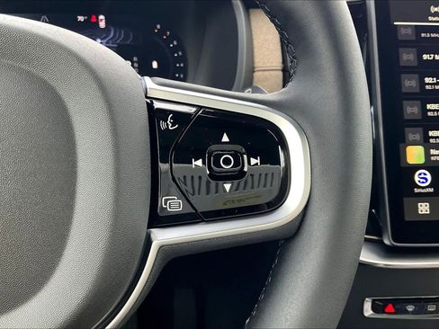 New 2026 Volvo XC90 B5 Plus image 18