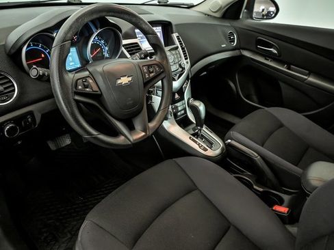 Used 2015 Chevrolet Cruze LT image 11