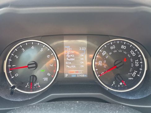 Used 2019 Toyota RAV4 XLE w/ Convenience Package FWD image 21
