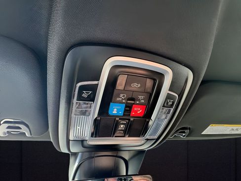 Used 2025 RAM 3500 Laramie image 19