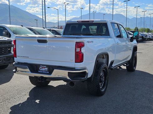 Used 2021 Chevrolet Silverado 2500 LT w/ Fleet Comfort Package AWD/4WD image 3