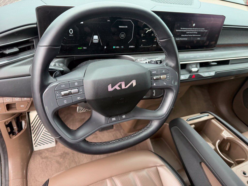 Used 2024 Kia EV9 GT-Line AWD/4WD image 8