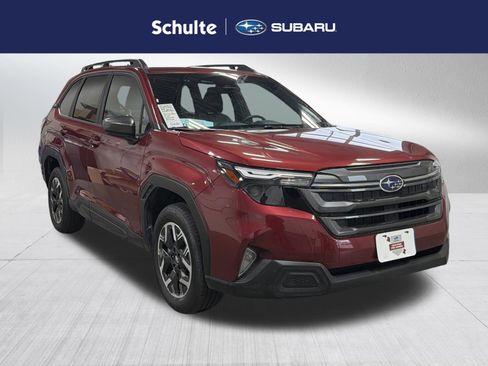 Used 2025 Subaru Forester Premium AWD/4WD image 1