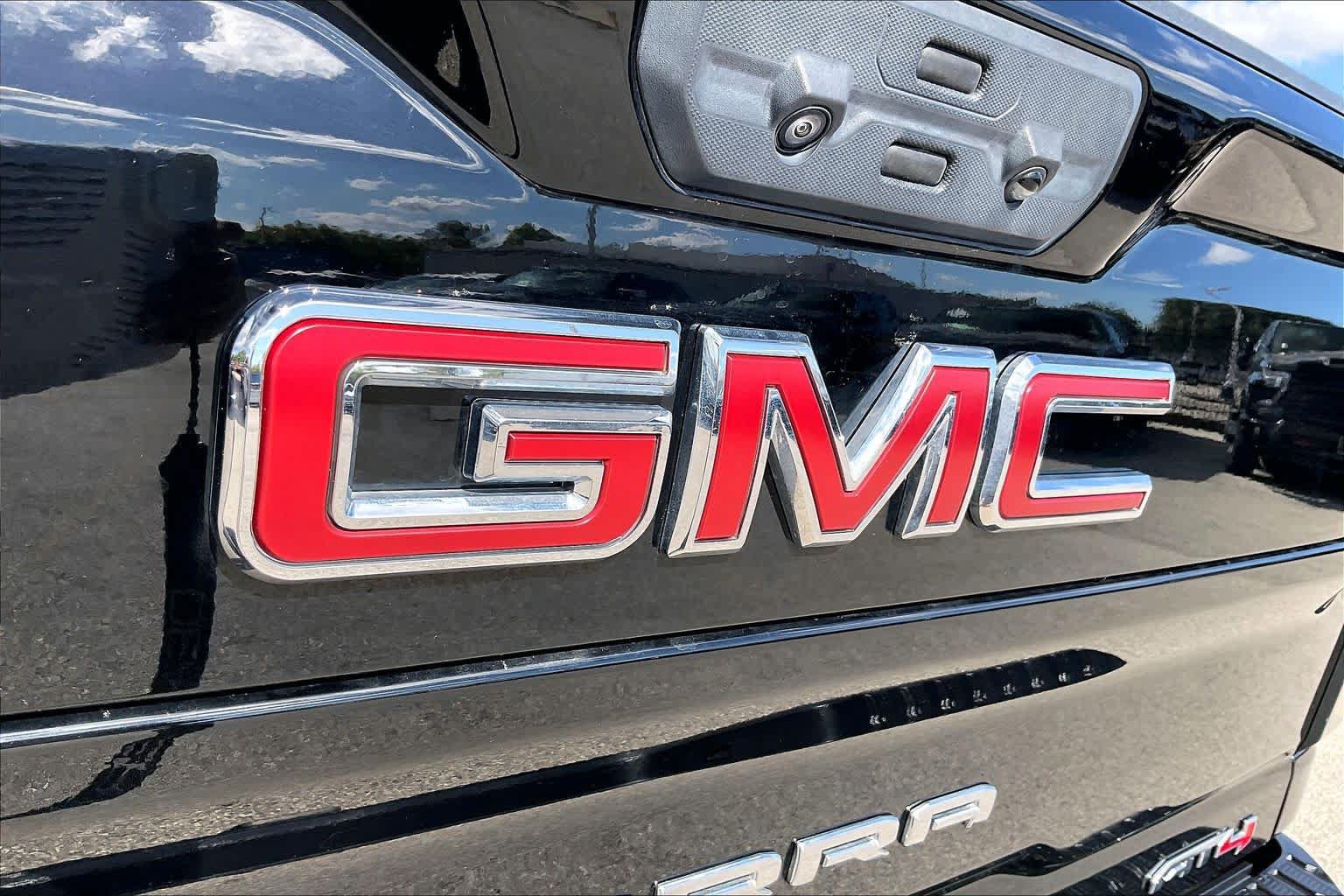 Used 2025 GMC Sierra 3500 AT4 w/ AT4 Premium Plus Package AWD/4WD image 31