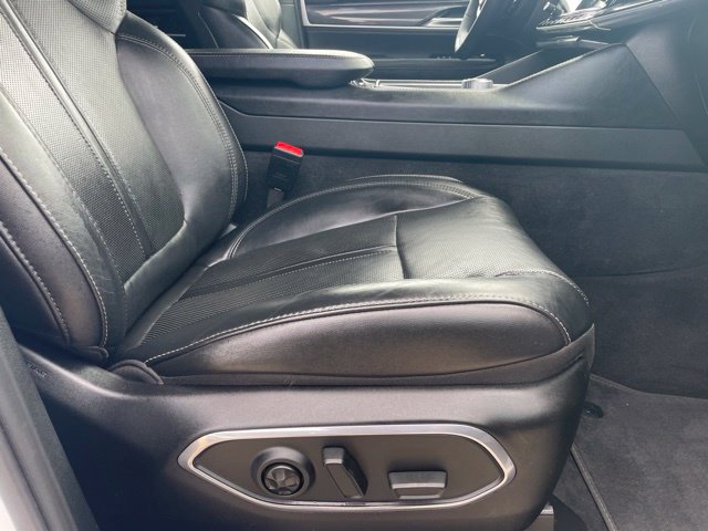 Used 2024 Jeep Wagoneer 2WD image 9