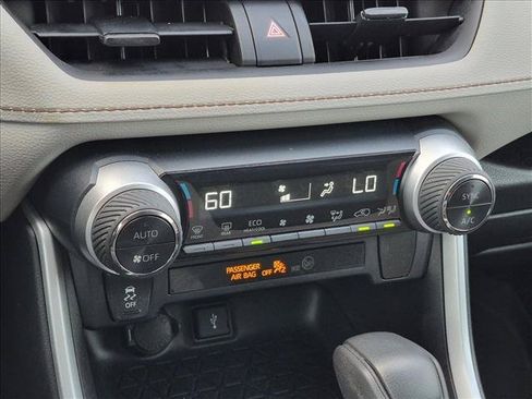 Used 2021 Toyota RAV4 XLE w/ Convenience Package AWD/4WD image 14