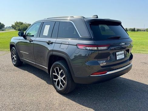 Certified 2025 Jeep Grand Cherokee Limited AWD/4WD image 4