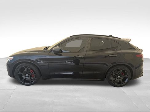 Used 2023 Alfa Romeo Stelvio Veloce AWD/4WD image 11