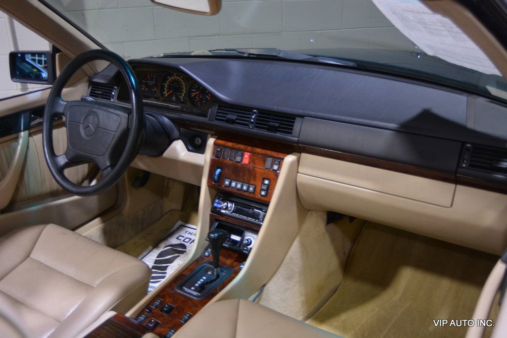 Used 1995 Mercedes-Benz E 320 Convertible image 31