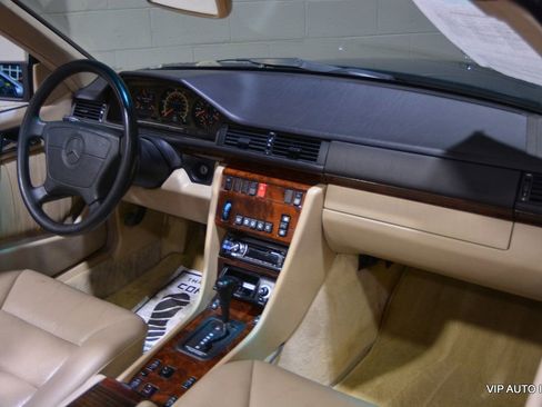 Used 1995 Mercedes-Benz E 320 Convertible image 31