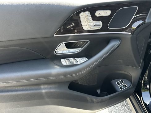 Certified 2025 Mercedes-Benz GLE 450e 4MATIC w/ Driver Assistance Package image 11