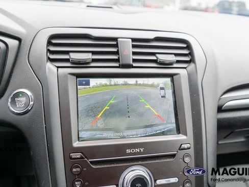 Used 2020 Ford Fusion Energi Titanium FWD image 28