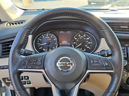 Used 2019 Nissan Rogue SL w/ Premium Package image 21