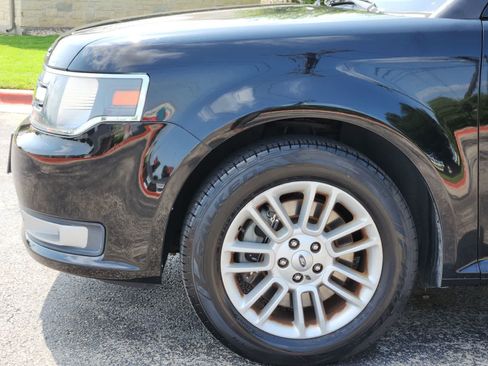 Used 2018 Ford Flex SEL w/ Equipment Group 202A FWD image 8