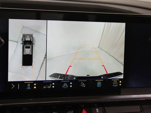 Certified 2024 Chevrolet Silverado 2500 LTZ w/ LTZ Convenience Package image 15