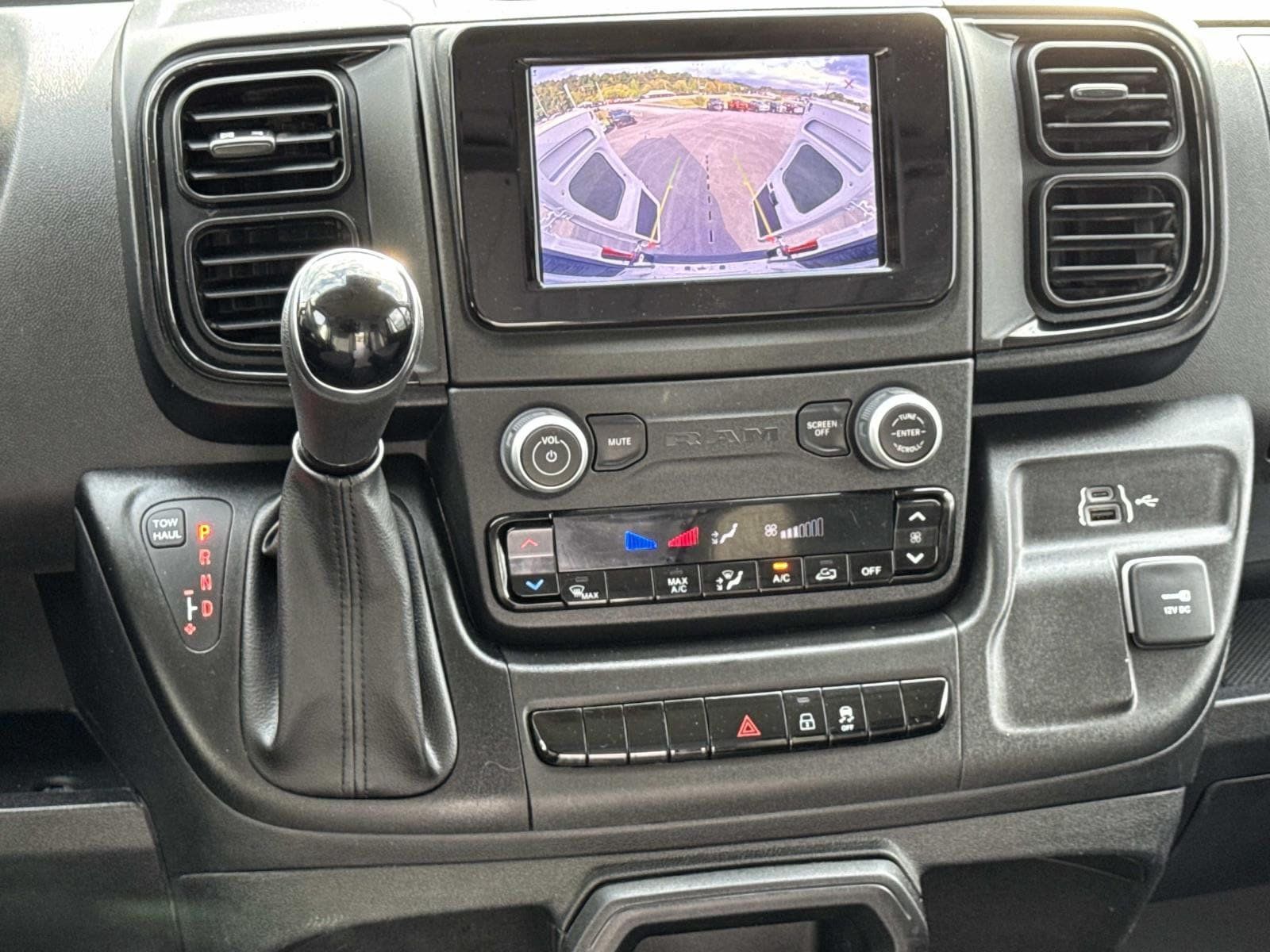 Used 2023 RAM ProMaster 2500 FWD image 15