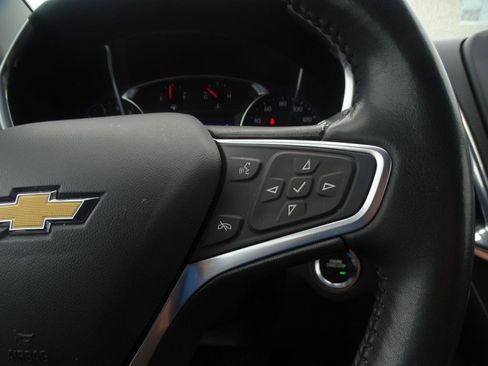 Used 2022 Chevrolet Equinox LT AWD/4WD image 16