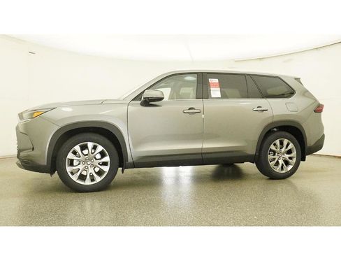 New 2026 Toyota Grand Highlander Limited image 18