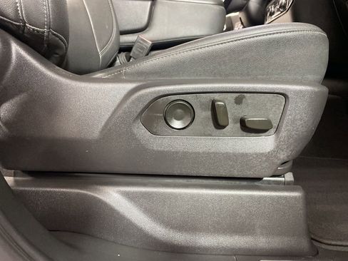 Used 2024 GMC Sierra 1500 SLT image 23