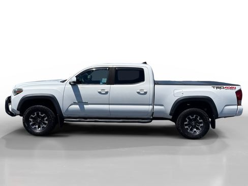 Used 2017 Toyota Tacoma TRD Off-Road AWD/4WD image 2
