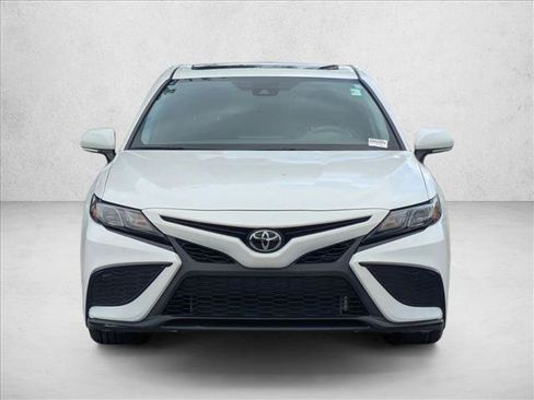 Used 2024 Toyota Camry SE FWD image 2
