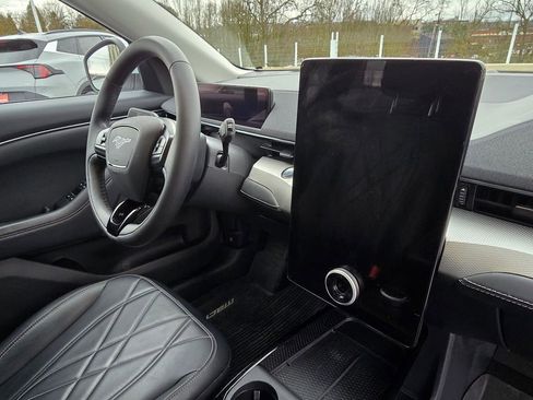 Used 2021 Ford Mustang Mach-E Select image 11