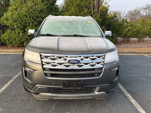 Used 2019 Ford Explorer XLT w/ Equipment Group 202A image 3