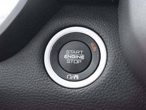 Used 2023 RAM 1500 Laramie AWD/4WD image 28