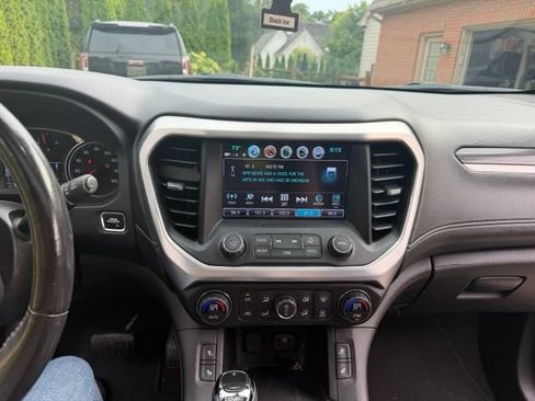 Used 2018 GMC Acadia SLT AWD/4WD image 9