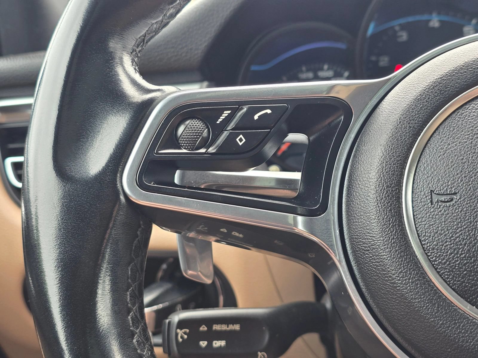 Used 2019 Porsche Macan AWD/4WD image 28