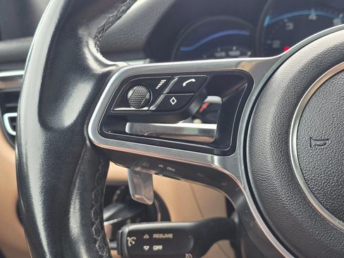 Used 2019 Porsche Macan AWD/4WD image 28