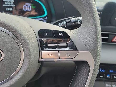 New 2026 Hyundai Elantra Hybrid FWD image 8