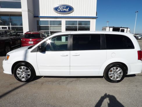 Used 2017 Dodge Grand Caravan SE w/ Power Window Group image 1