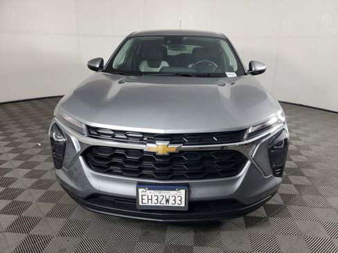 Used 2026 Chevrolet Trax LS w/ LS Convenience Package FWD image 9