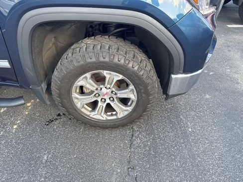 Used 2021 GMC Sierra 1500 4x4 Crew Cab w/ Sierra Value Package image 12