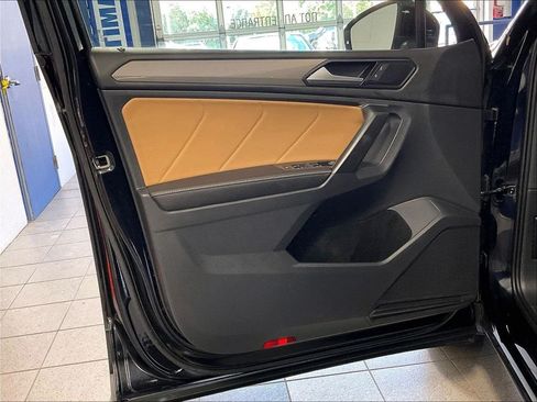 Used 2023 Volkswagen Tiguan SE AWD/4WD image 9