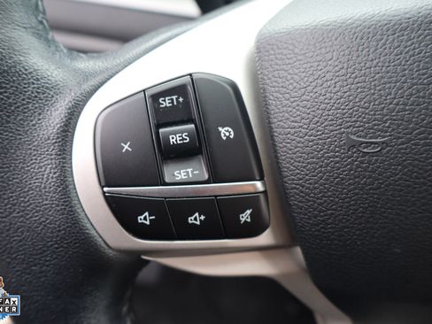 Used 2023 Ford Explorer XLT RWD image 14