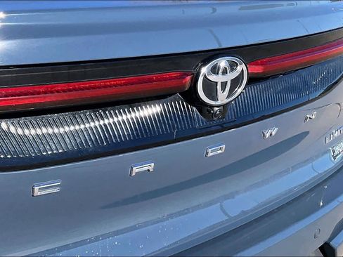 Used 2025 Toyota Crown Limited image 30