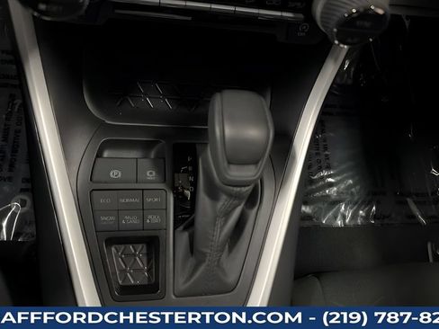 Used 2025 Toyota RAV4 XLE AWD/4WD image 17