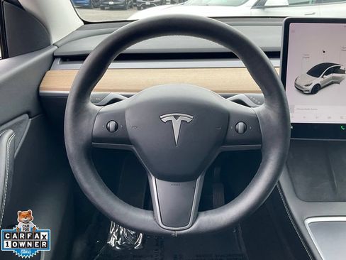 Used 2021 Tesla Model Y Long Range AWD/4WD image 38
