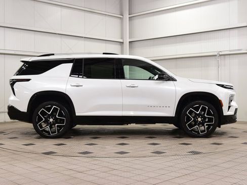Used 2025 Chevrolet Traverse High Country image 9