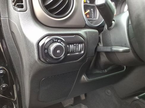 Used 2018 Jeep Wrangler Unlimited Sport S image 19